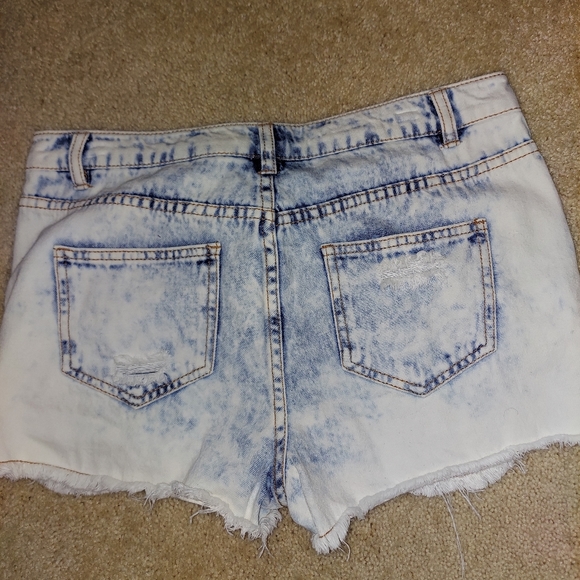 Distressed Acid Washed Jean Shorts - Picture 2 of 3
